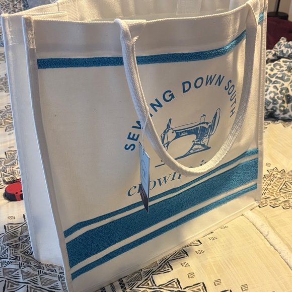 NWT crown & ivy x Sewing Down South Beach Tote - Picture 6 of 7